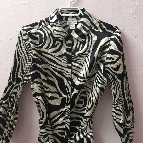Nicola Italian Zebra Print Button Down Blouse Belt - Picture 2 of 7